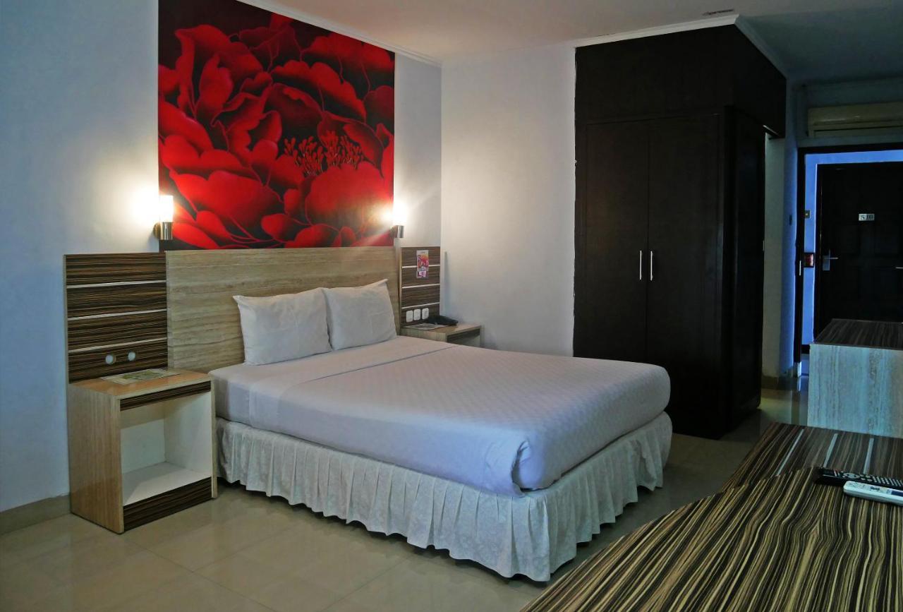 Hotel Prima Makassar Exteriör bild