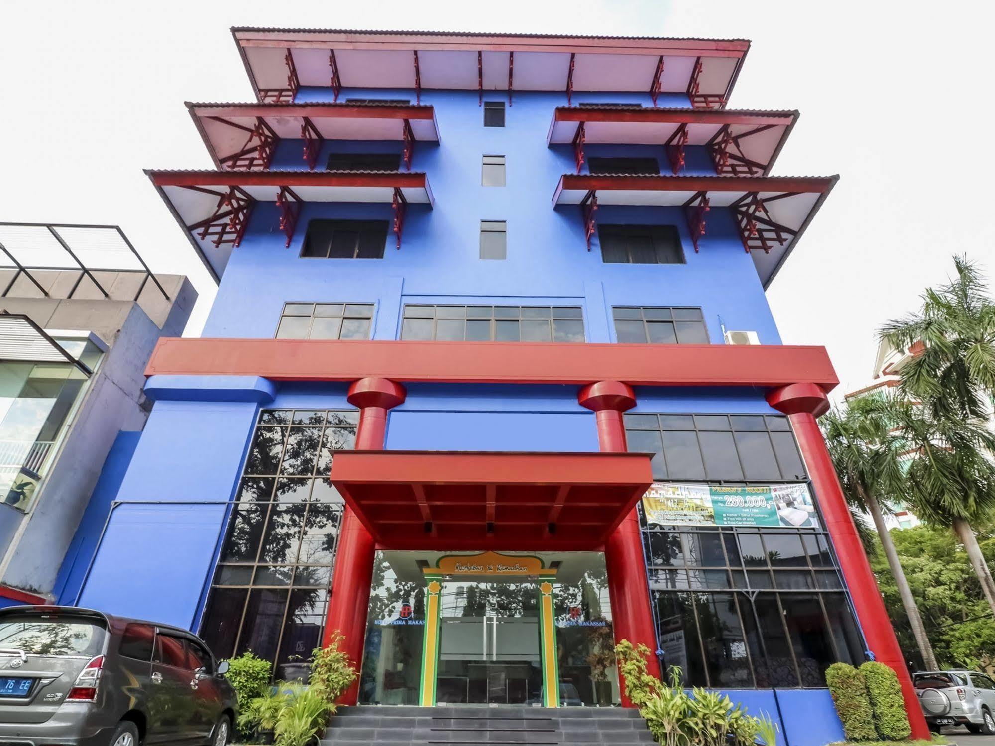 Hotel Prima Makassar Exteriör bild